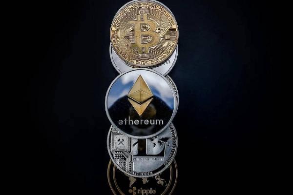 Bitcoin y Ethereum son dos de las criptomonedas más rentables.