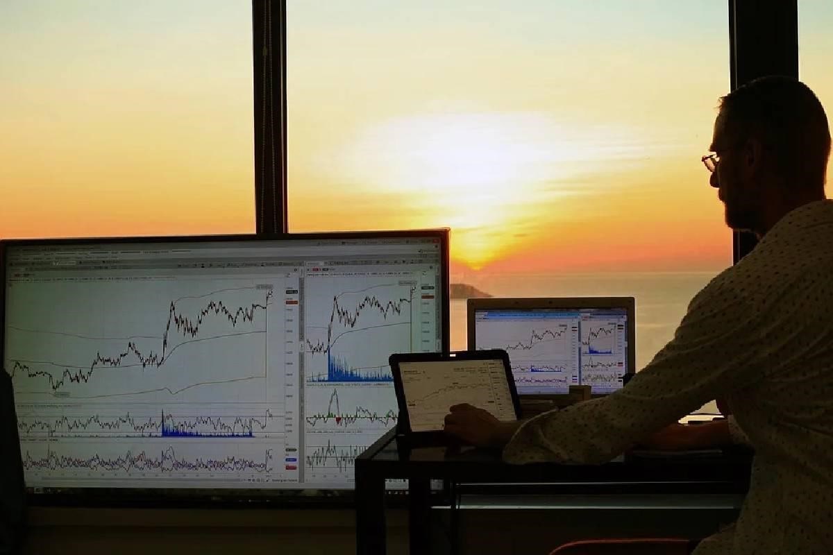 Aprender análisis técnico es una buena opción para invertir en bolsa para principiantes.