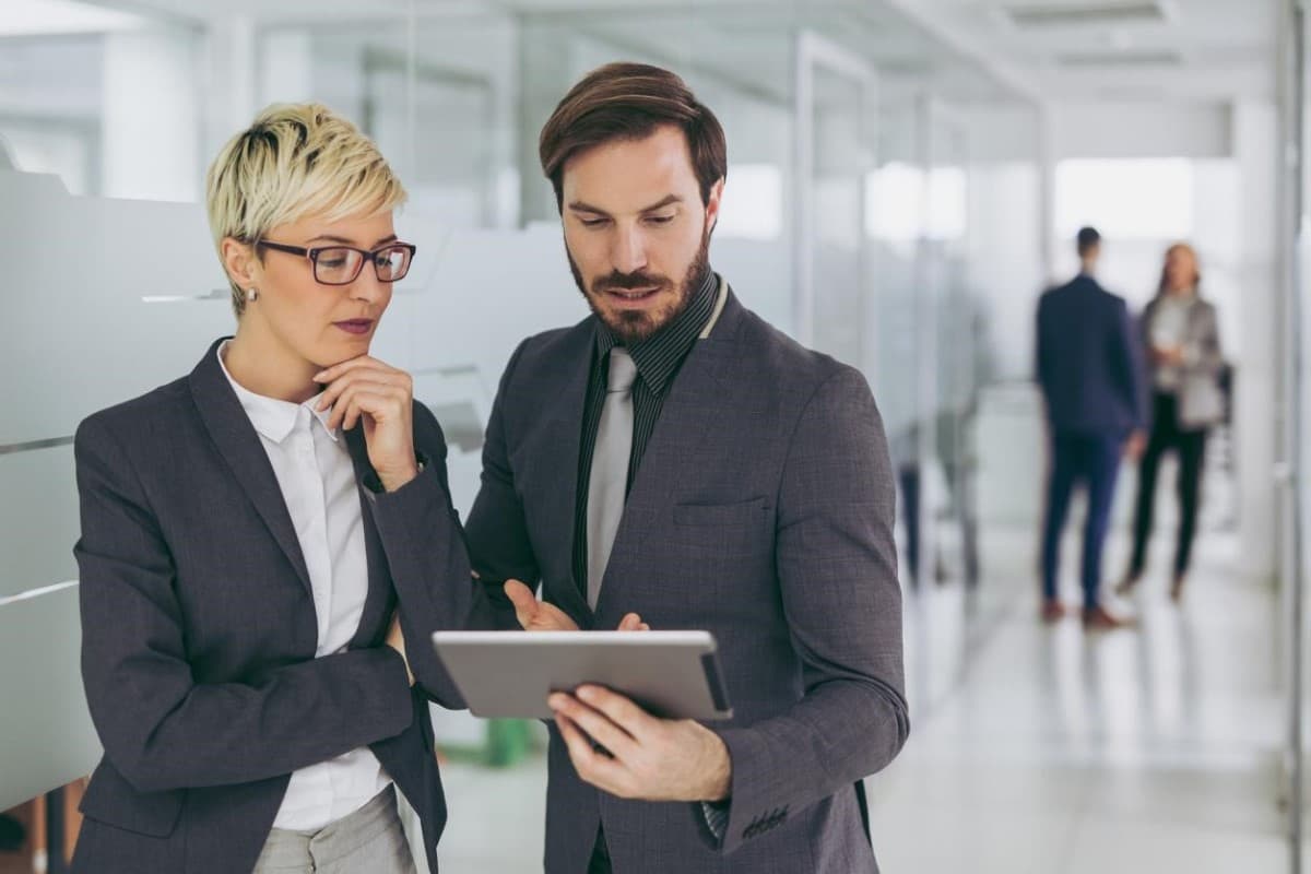 Dos inversionistas evalúan el papel de los market makers.