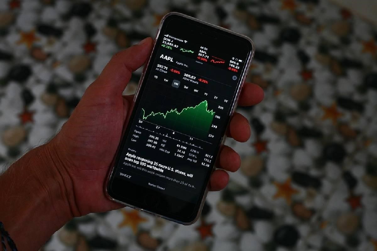 Apple es una de las empresas que conforman el índice S&P 500.