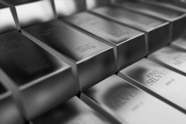 Lingotes de plata. Muchos inversores eligen esta opción para invertir en plata.