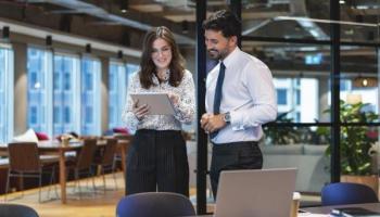 Inversores analizan las ventajas y desventajas del dólar cripto