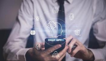 Un inversionista usa desde su celular Chat GPT para trading.